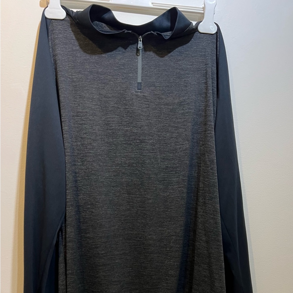 Under Armour 2XL loose polyester quart zip shirt - like new